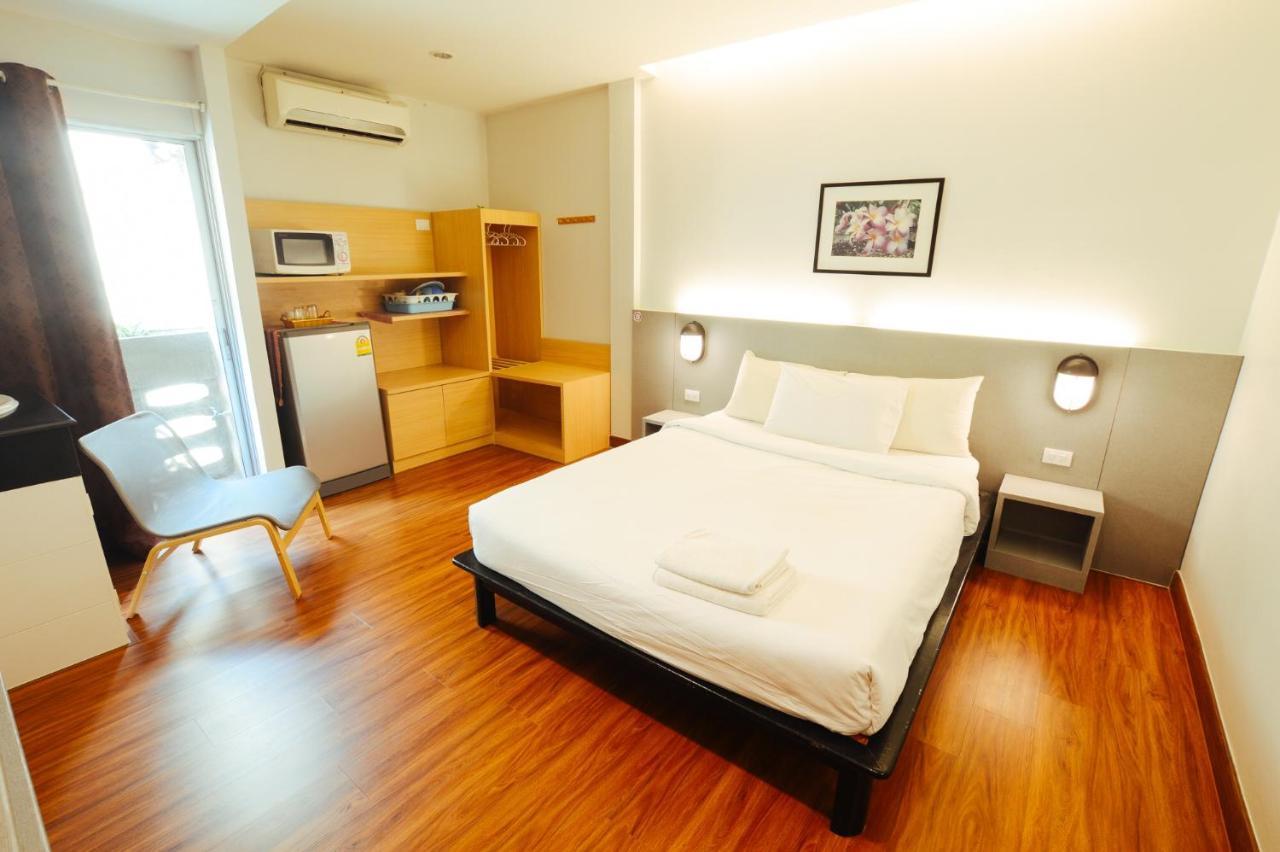 Thaiphiphat House Bangkok Bagian luar foto