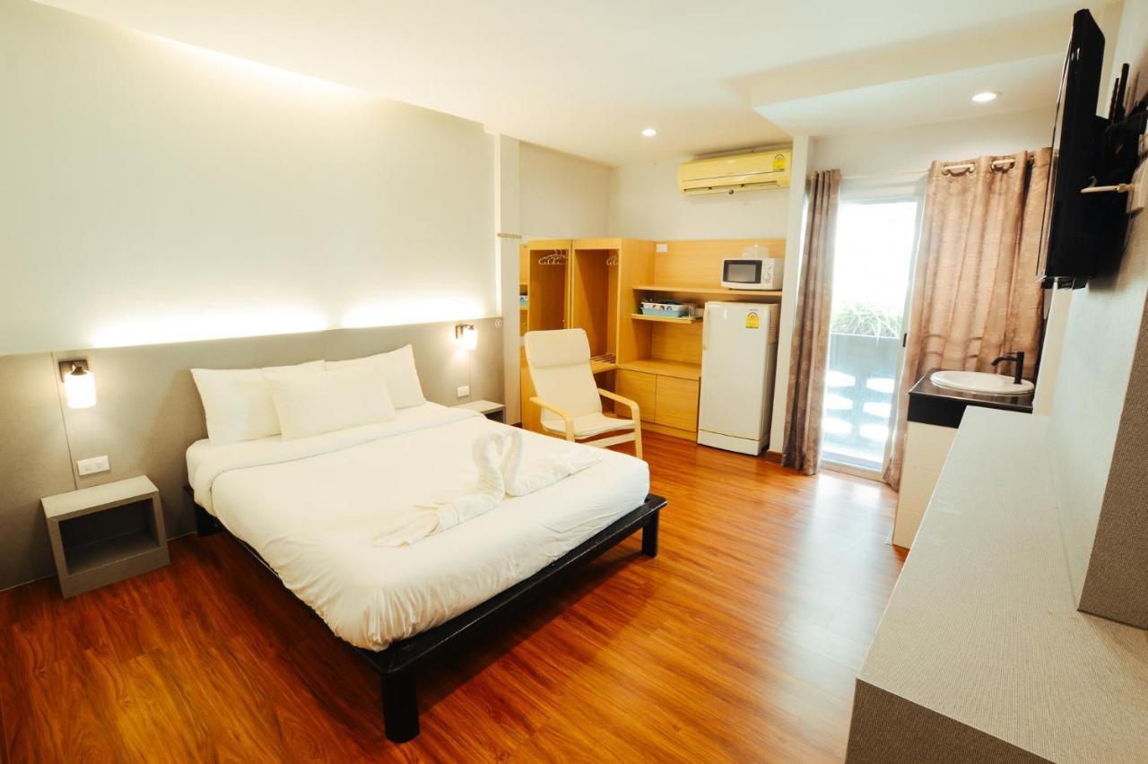 Thaiphiphat House Bangkok Bagian luar foto